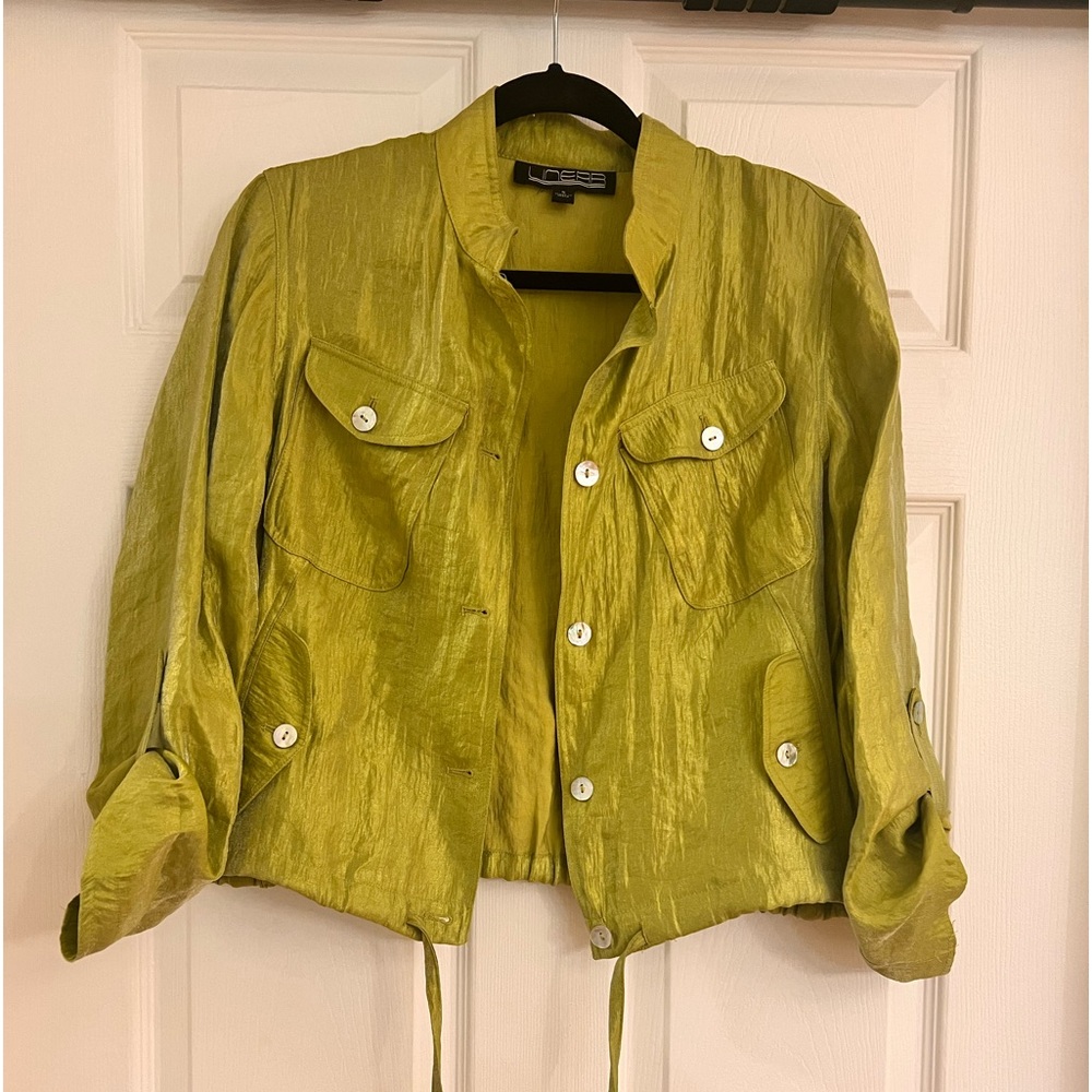 Cute super light weight  lime green jacket.